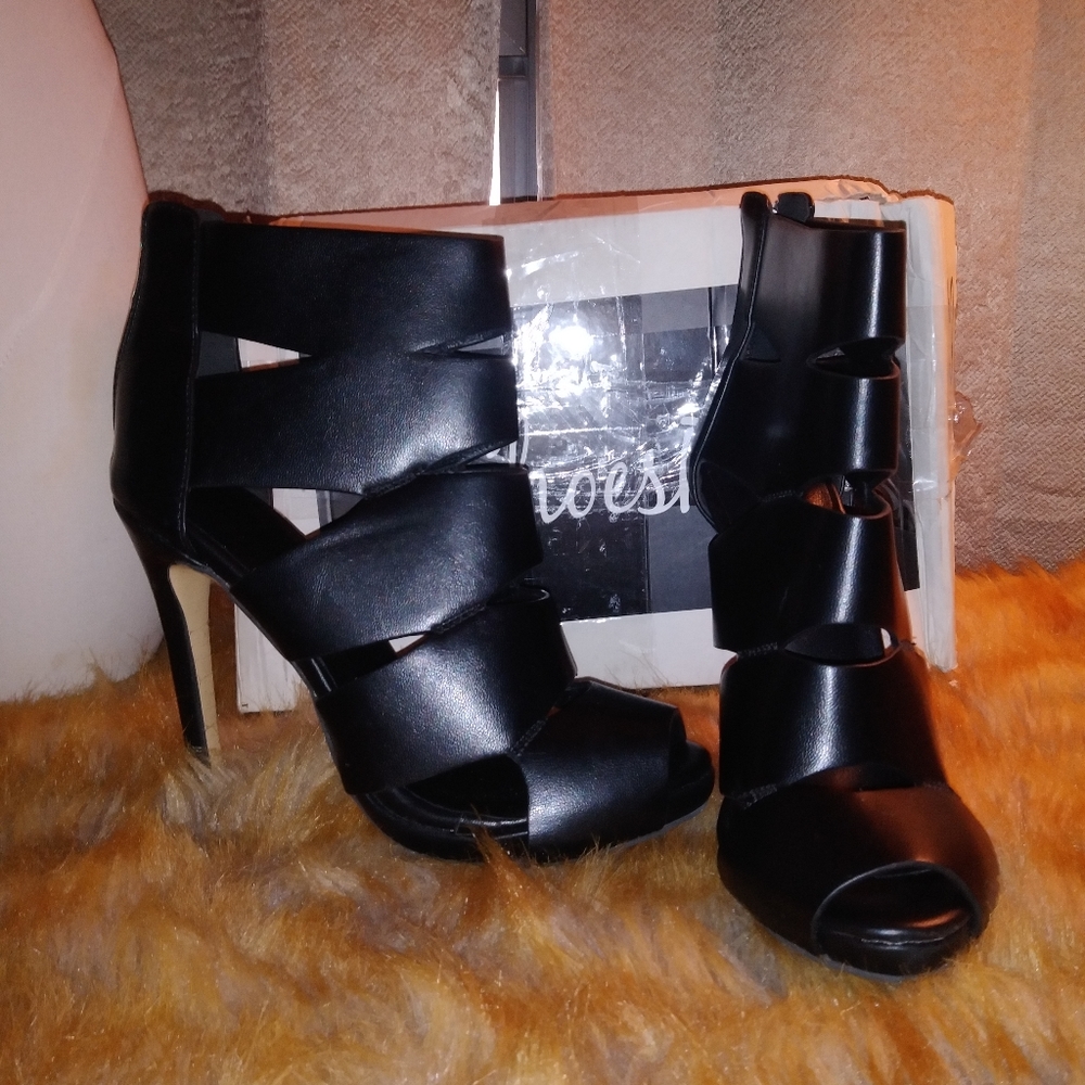 ShoesPie heeled  booties SZ 7.5 (EU 38)  + Free shipping & earrings.. OFFERS?